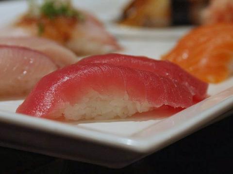 Tuna sushi