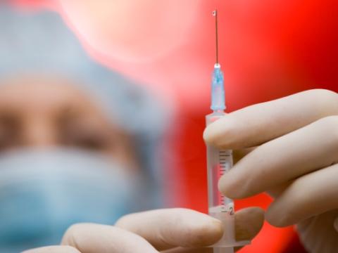 Vaccine syringe